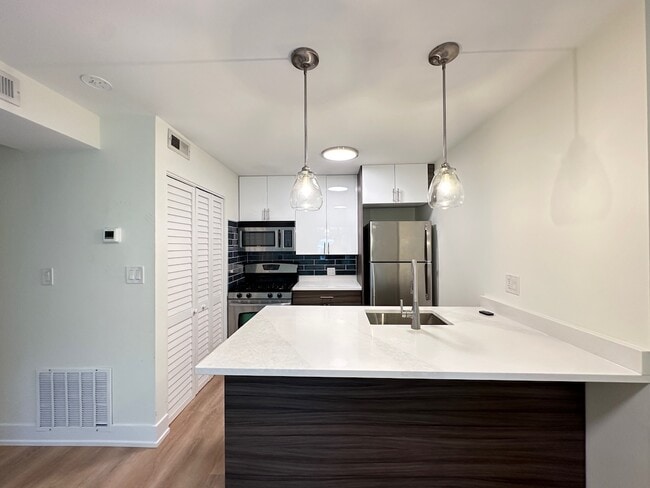 Photo - 959 W Grace St Unidad 201E