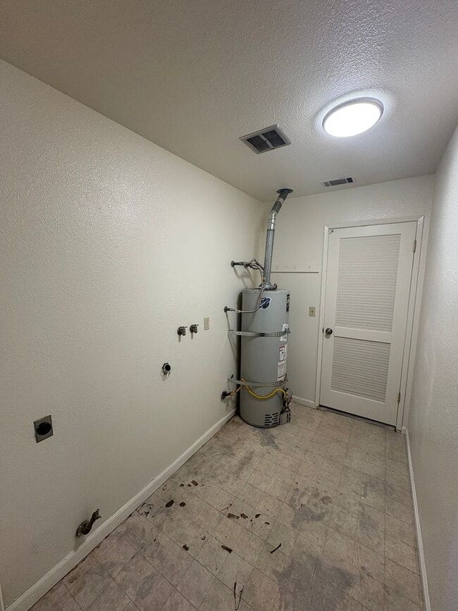 Photo - 947 W Seeger Ave