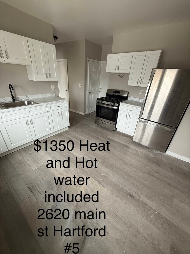Photo - 2620 Main St