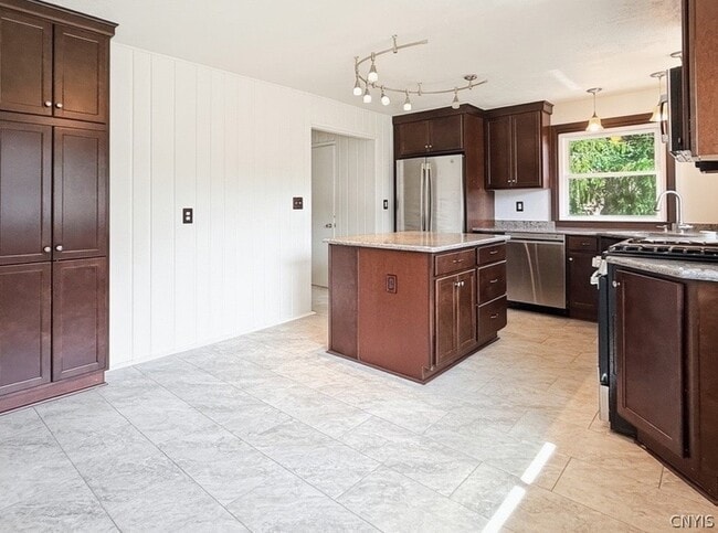 Photo - 4055 Bristol Rd