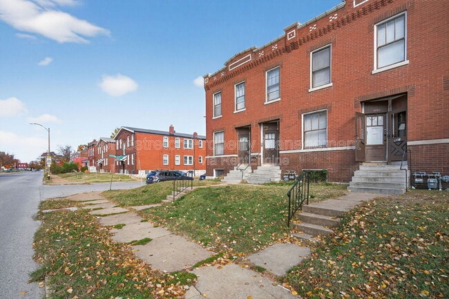 Photo - 551 Bates St Unit 2