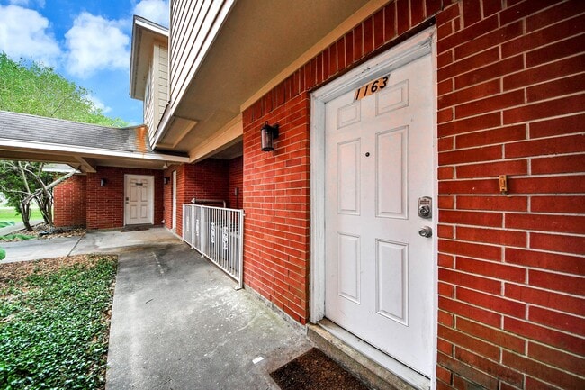 Photo - 1163 Lovett St