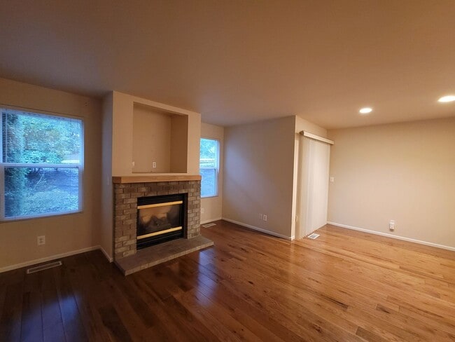 Photo - 2 Bedroom Townhome in Desirable Summerwind!