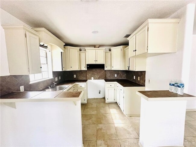 Photo - 2804 Gumwood Ave W