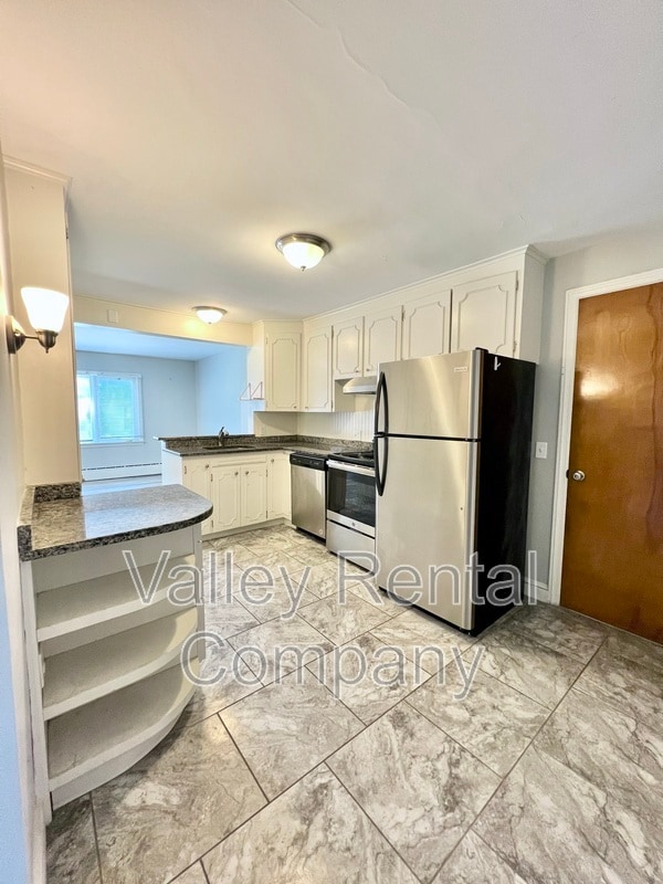 Building Photo - 72 Lyman St