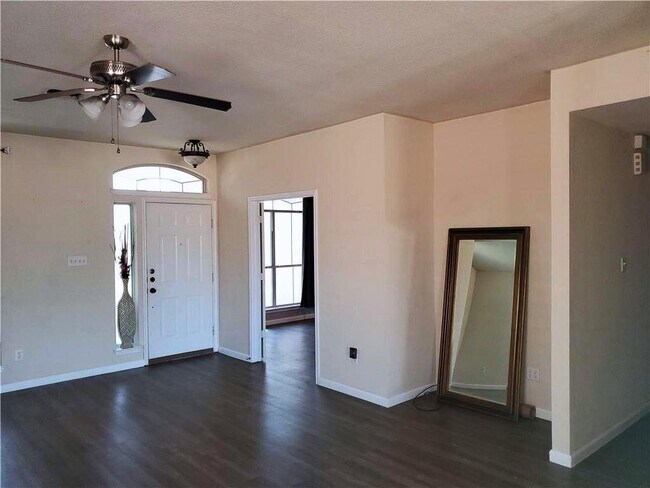 Photo - 2412 Pearson Way
