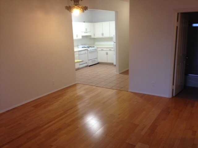 Photo - 350 N Oakhurst Dr