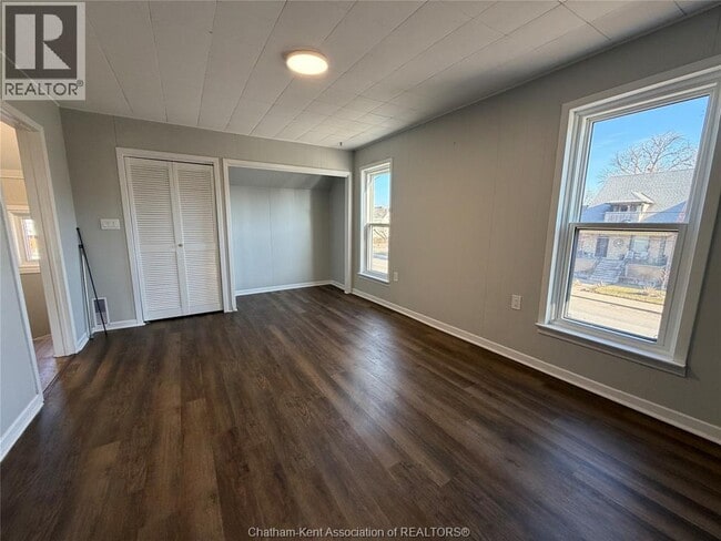 Photo - 252 Queen St