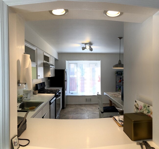 Photo - 30 Phelps Ave