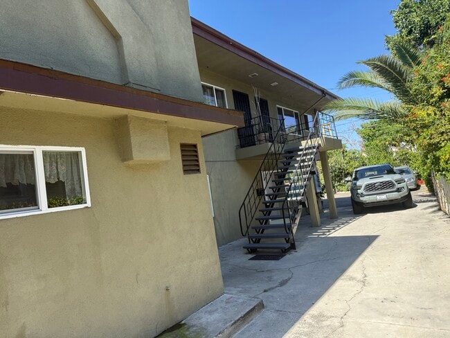 2319 S Rimpau Blvd Unidad 1