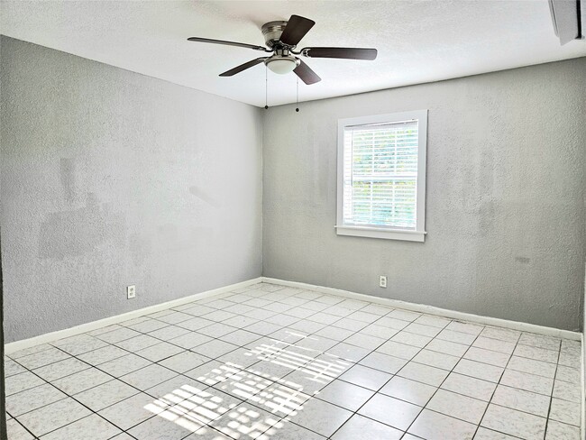 Photo - 1109 Broadway Avenue J Unidad 15