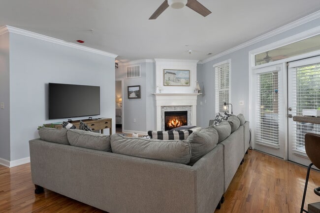 636 Village Park Dr