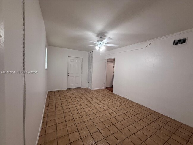 Photo - 120 NE 7th St Unidad 2