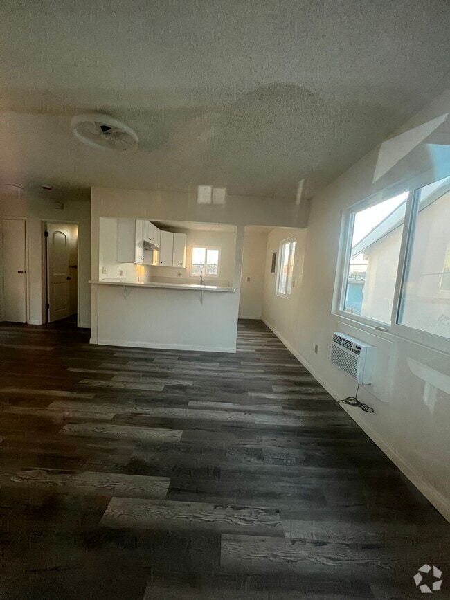 Building Photo - 5666 1/2 Fayette St Rental