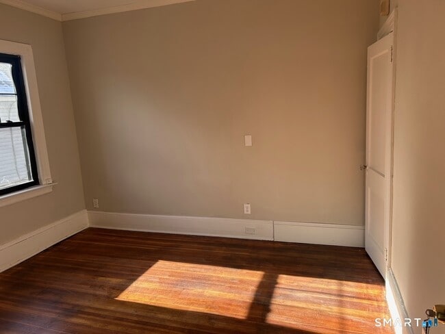 Photo - 304 Edgewood St Unit 2