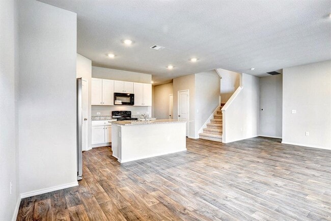 Photo - 5905 Brocade Dr