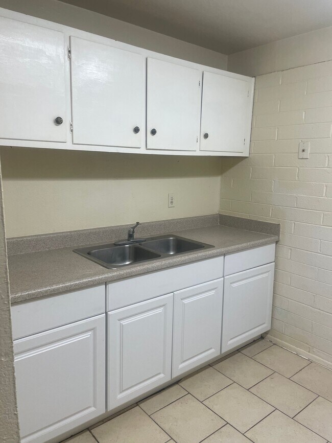 Photo - 4220 N Granada Dr Unit 3