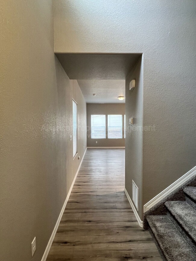 Photo - 7839 Lathrop Vw