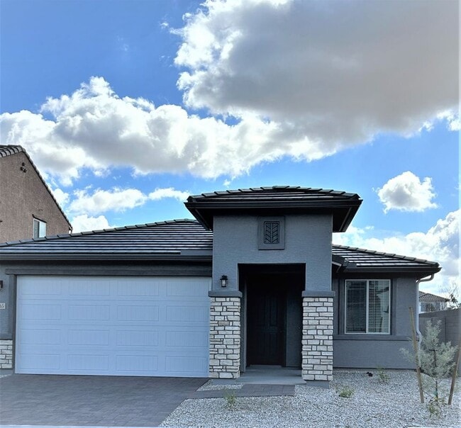 Building Photo - 8965 W San Juan Ave Rental