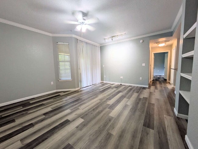 Photo - "Beautiful 2/2 Southside Condo On Gate Parkway with Lots of Amenities!" Unit #634