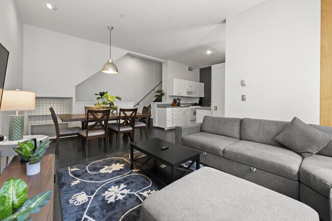 Photo - 160 E Berkeley St Unit ID1343278P