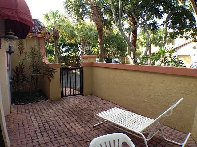 Photo - 49 Uno Lago Dr