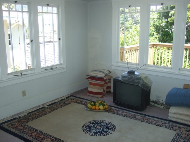 Photo - 3440 Laguna Ave Unit Upper