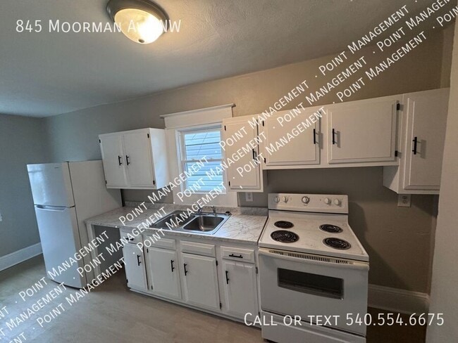 Photo - 845 Moorman Ave NW