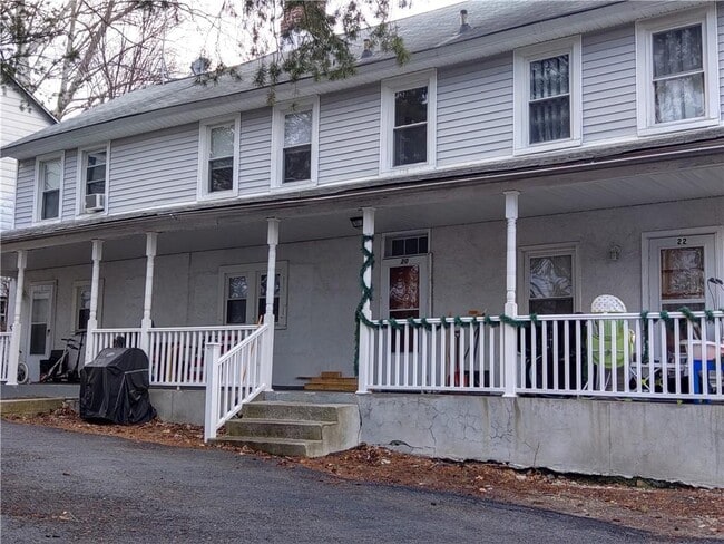 Photo - 18 Wyandotte Ave Townhome