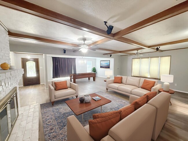 Building Photo - 3-Bedroom Home for Lease in Grand Prairie – 2,331 Sq Ft