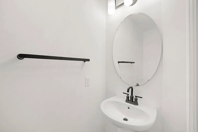 Photo - 43 Fairmount Grv Dr