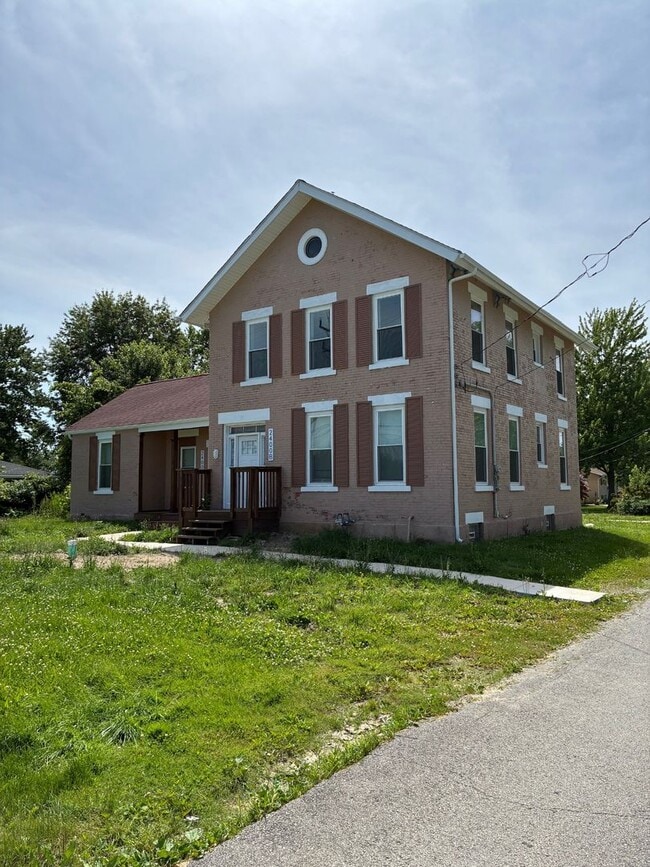 Building Photo - 2400 Oberlin Ave Unit 2