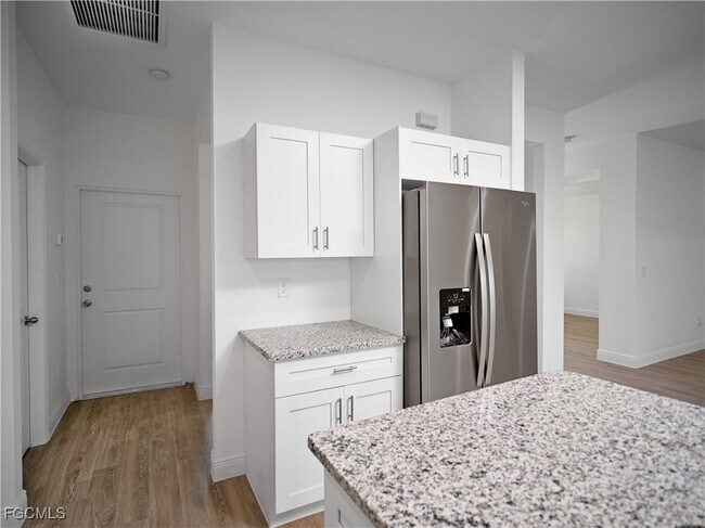 Building Photo - 8064 Sunrise Cir