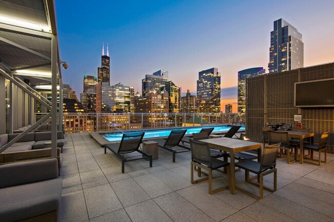 Photo - 129 W Kinzie St Unit 2407