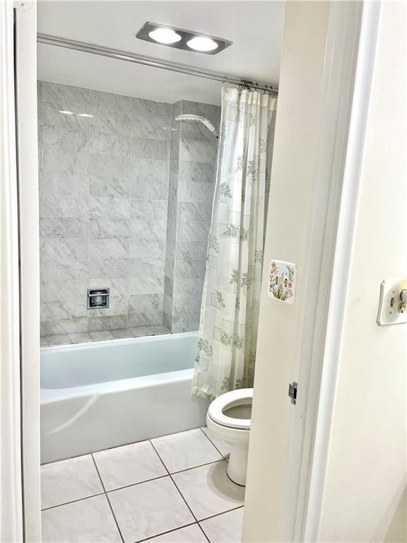 Building Photo - 1149 Hillsboro Mile Rental
