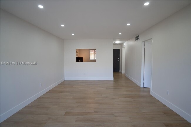 Photo - 7720 Camino Real Unidad E-307