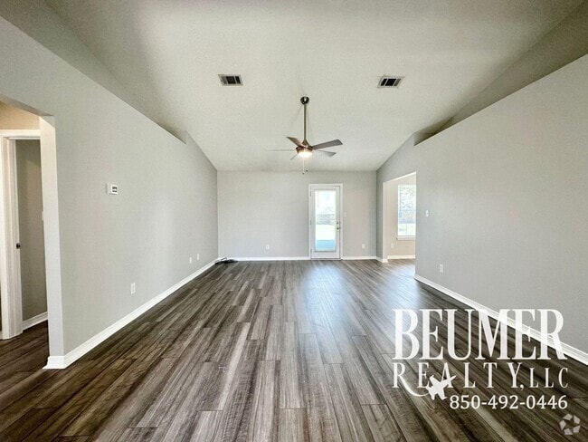 Building Photo - 3br/2ba minutes to NAS back gate Rental
