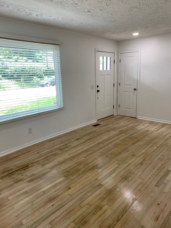 Photo - 2334 Johnson Ferry Rd NE