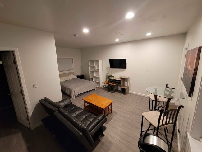 Photo - 21366 Mission Blvd