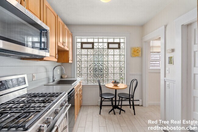 Building Photo - 75 Brook St Unit 1 Rental