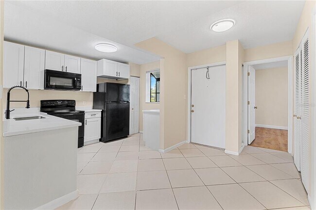 Photo - 2073 Skimmer Ct Unit 211
