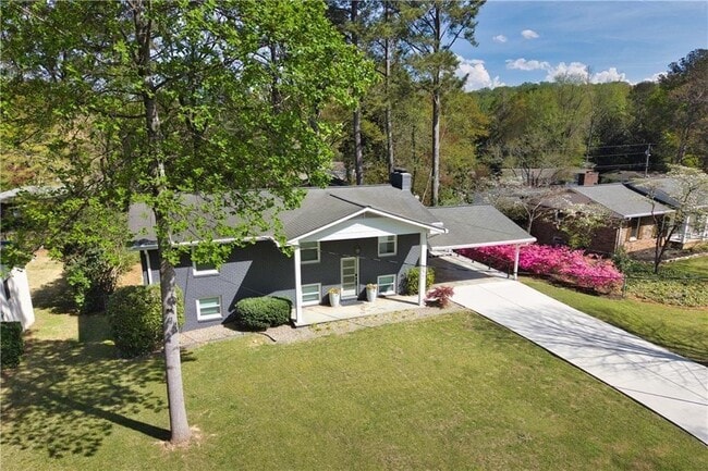 Photo - 677 Hillandale Cir