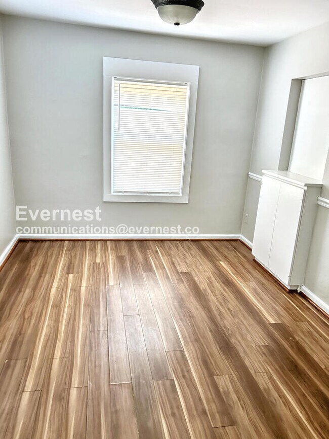 Photo - 1761 Valley Ave