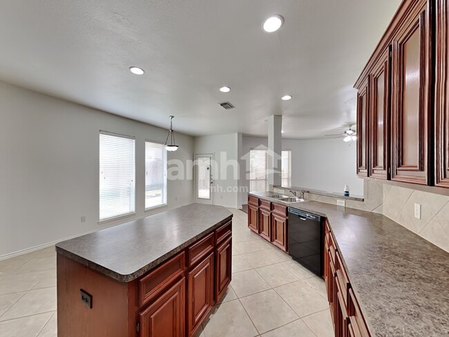 Photo - 15818 Shoreline Terrace Dr