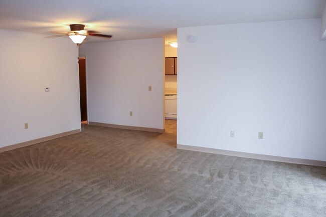 Photo - 700 Lee Dr