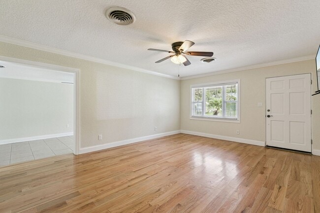 Photo - 3306 Eagle Blvd