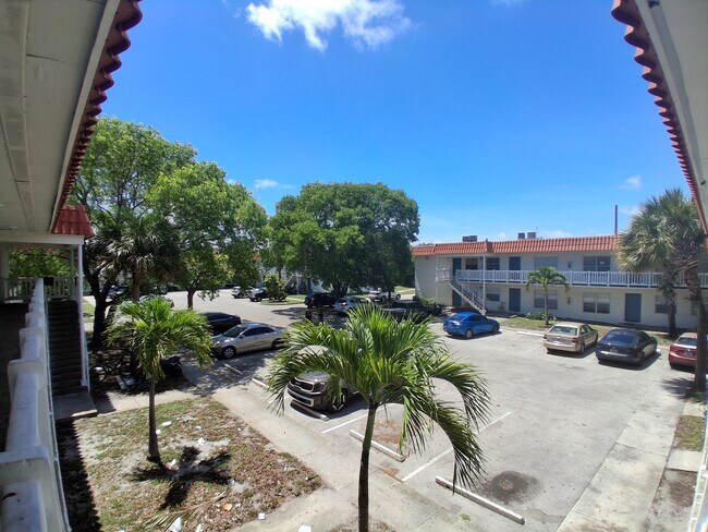 Photo - 401 SW 13th Pl