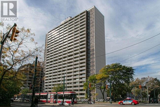Photo - 666 Spadina Ave. Unit 711