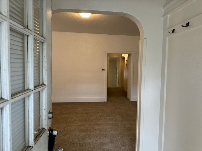 Photo - Large 4 bedroom, 1.5 bathroom farm house on River Rd!