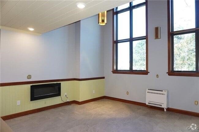 Building Photo - 124-40 Swansea Ave Rental